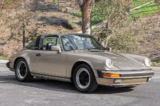 Foto 2 di 24: 1984 Porsche Carrera