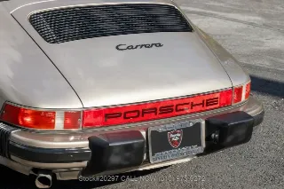 Foto 8 di 24: 1984 Porsche Carrera