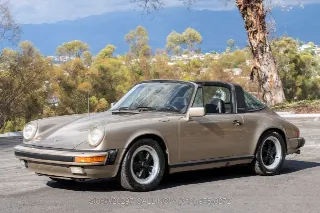 Foto 9 di 24: 1984 Porsche Carrera