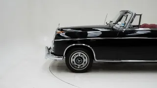 Foto 27 di 40: Mercedes-Benz 220 SE