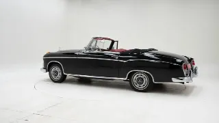 Foto 4 di 40: Mercedes-Benz 220 SE