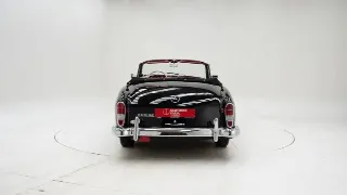Foto 8 di 40: Mercedes-Benz 220 SE