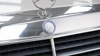 Foto 13 di 40: Mercedes-Benz 300 E