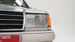 Foto 15 di 40: Mercedes-Benz 300 E