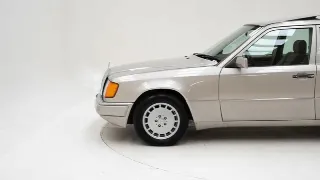 Foto 17 di 40: Mercedes-Benz 300 E