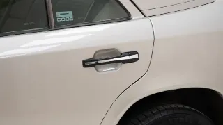 Foto 23 di 40: Mercedes-Benz 300 E