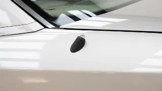 Foto 29 di 40: Mercedes-Benz 300 E