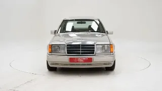 Foto 9 di 40: Mercedes-Benz 300 E