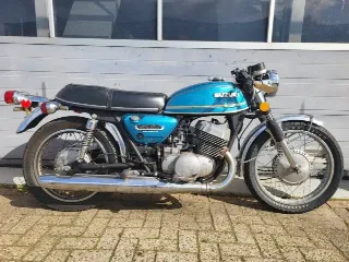 Foto 1 di 8: Suzuki T500 | 1974 | Route 66 Auctions
