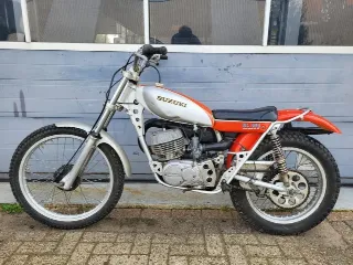 Foto 1 di 8: Suzuki RL250 | 1974 | Route 66 Auctions