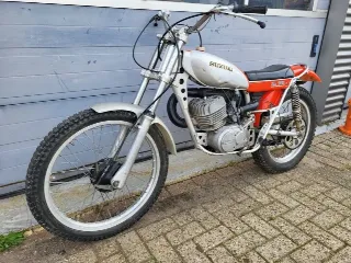 Foto 2 di 8: Suzuki RL250 | 1974 | Route 66 Auctions