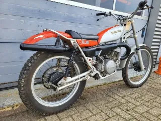 Foto 5 di 8: Suzuki RL250 | 1974 | Route 66 Auctions