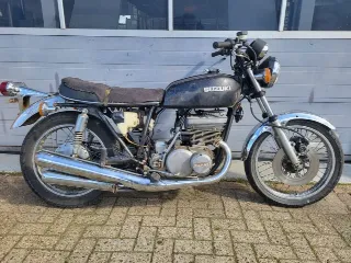 Foto 1 di 8: Suzuki GT550 | 1973 | Route 66 Auctions
