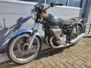 Foto 3 di 8: Suzuki GT550 | 1973 | Route 66 Auctions