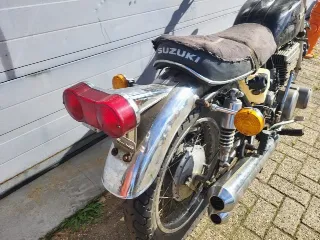 Foto 6 di 8: Suzuki GT550 | 1973 | Route 66 Auctions