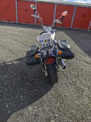 Foto 4 di 7: Yamaha XVS 650 Drag Star | 1997 | Route 66 Auctions