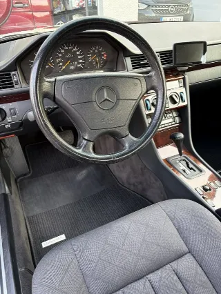 Foto 2 di 8: Mercedes-Benz E 200 Coupé | 1996 | Route 66 Auctions