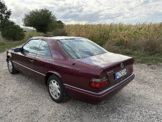 Foto 4 di 8: Mercedes-Benz E 200 Coupé | 1996 | Route 66 Auctions