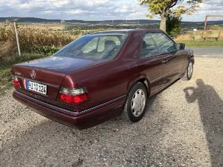 Foto 5 di 8: Mercedes-Benz E 200 Coupé | 1996 | Route 66 Auctions