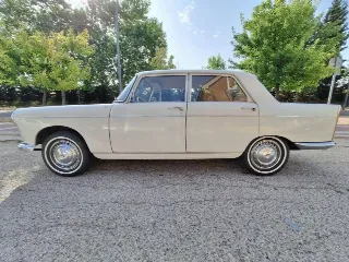Foto 3 di 8: Peugeot 404 | 1964 | Route 66 Auctions