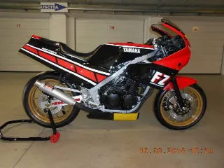 Foto 4 di 6: Yamaha FZ400R | 1990 | Route 66 Auctions
