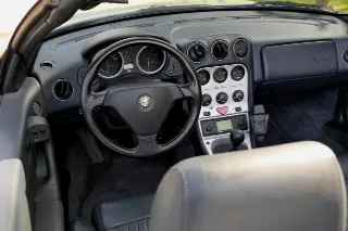 Foto 14 di 25: Alfa Romeo Spider 3.0i V6 24V cat L