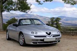 Foto 16 di 25: Alfa Romeo Spider 3.0i V6 24V cat L