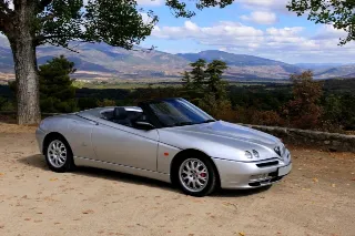 Foto 17 di 25: Alfa Romeo Spider 3.0i V6 24V cat L