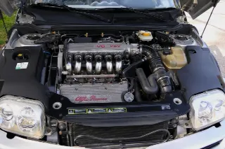 Foto 18 di 25: Alfa Romeo Spider 3.0i V6 24V cat L