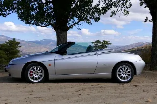 Foto 5 di 25: Alfa Romeo Spider 3.0i V6 24V cat L