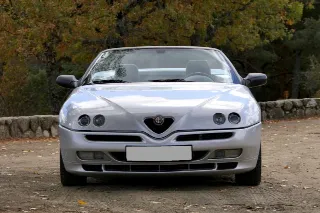 Foto 8 di 25: Alfa Romeo Spider 3.0i V6 24V cat L