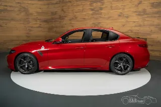 Foto 10 di 10: Alfa Romeo Giulia
