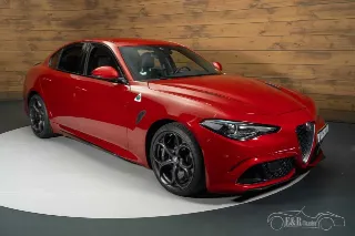 Foto 4 di 10: Alfa Romeo Giulia