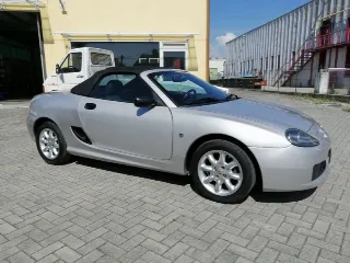 Foto 4 di 14: MG TF cabrio