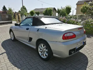 Foto 6 di 14: MG TF cabrio