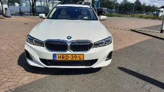 Foto 3 di 8: BMW 330e Touring | 2024 | Route 66 Auctions