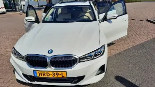 Foto 4 di 8: BMW 330e Touring | 2024 | Route 66 Auctions