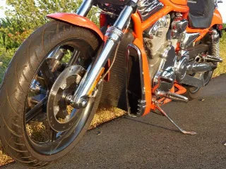 Foto 5 di 8: Harley-Davidson Screamin' Eagle V-Rod | 2005 | Route 66 Auctions