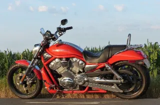 Foto 7 di 8: Harley-Davidson Screamin' Eagle V-Rod | 2005 | Route 66 Auctions