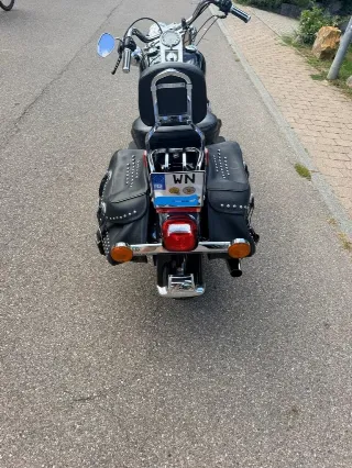 Foto 4 di 8: Harley-Davidson Heritage Softail Classic | 2008 | Route 66 Auctions