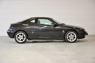 Foto 19 di 28: Alfa Romeo GTV 2.0i 16V T.S. cat Limited Edition ASI CRS