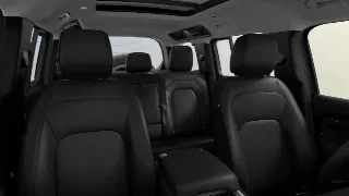 Foto 6 di 10: LAND ROVER Defender