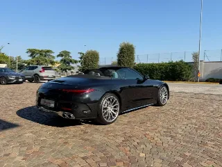 Foto 4 di 25: MERCEDES-BENZ SL 43 AMG