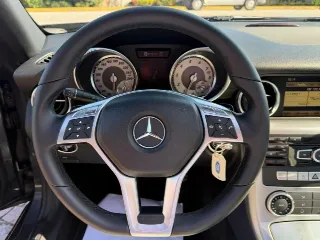 Foto 9 di 24: MERCEDES-BENZ SLK 200