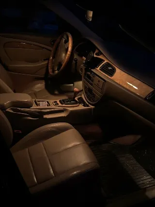Foto 7 di 8: Jaguar S-Type 4.0 V8 | 2000 | Route 66 Auctions