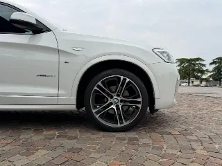 Foto 26 di 28: BMW X4