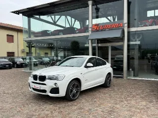Foto 2 di 28: BMW X4