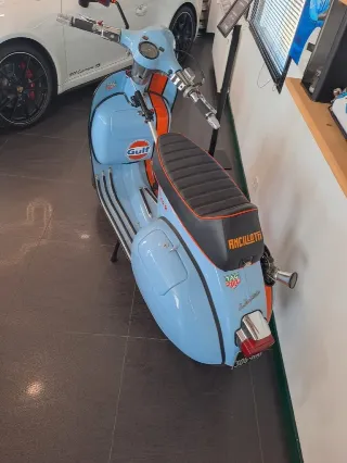 Foto 8 di 8: Vespa PX Millennium | 2011 | Route 66 Auctions