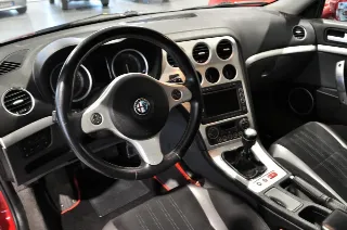 Foto 10 di 44: Alfa Romeo Brera 2.2 JTS Sky Window