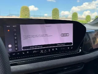 Foto 10 di 33: AUDI A6 Avant